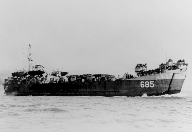 Mike Smolinski / navsource.org