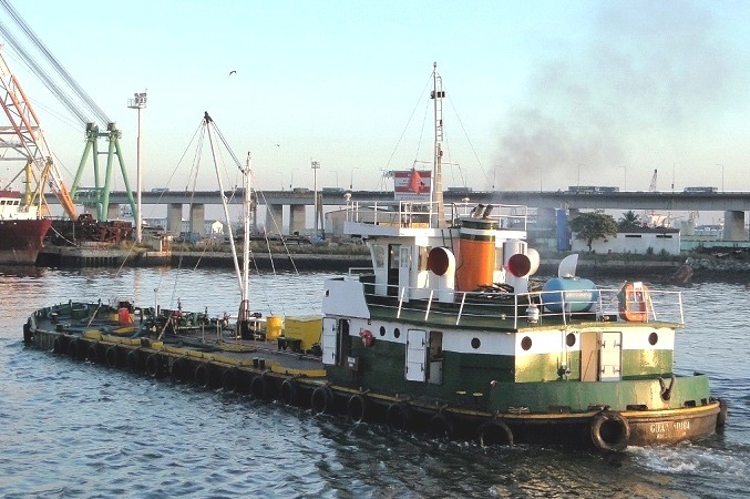 César T. Neves / shipspotting.com