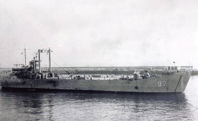 Robert Hurst / navsource.org