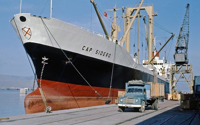 Wolfgang Fricke / shipspotting.