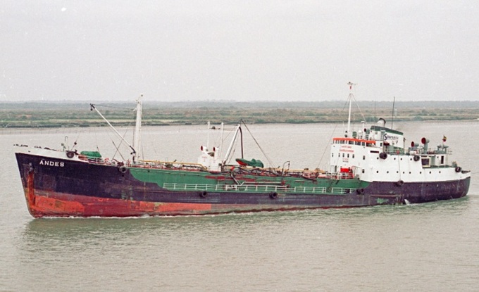 Dmitriy Lakhtikov / shipspotting.com