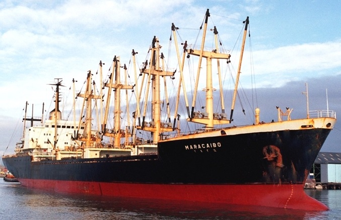 © Paul T / shipspotting.com