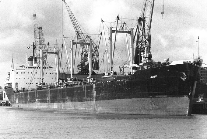 © Fritz Olinga / shipspotting.com