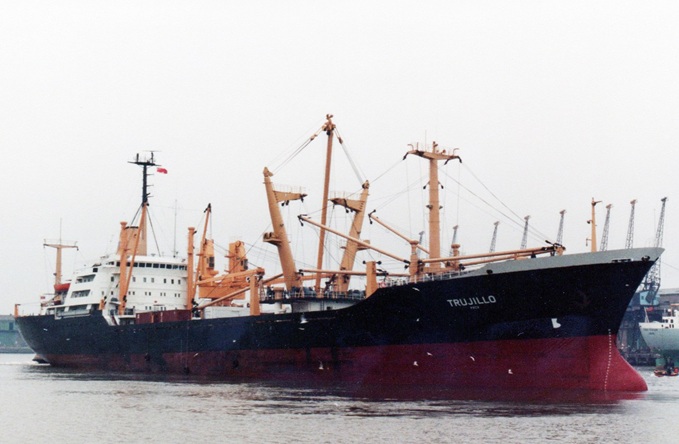 © Paul T / shipspotting.com