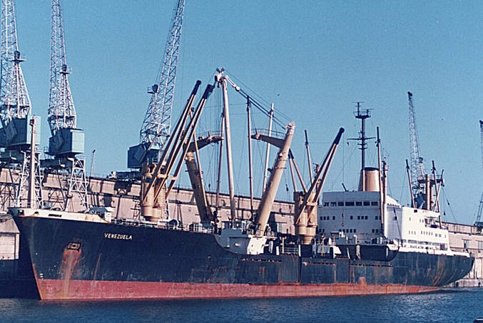 © Paul T / shipspotting.com