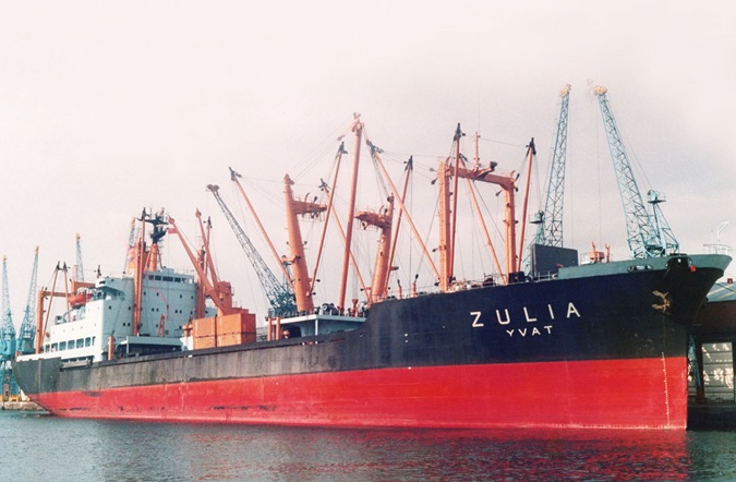© Paul T / shipspotting.com