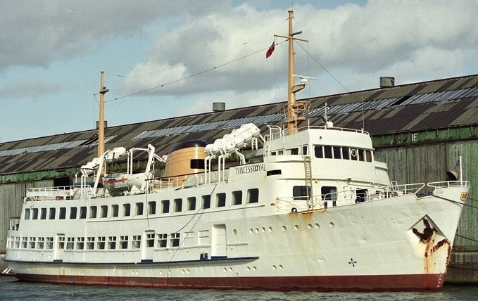 © Peter J. Fitzpatrick / shipspotting.com