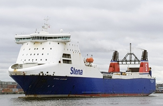 © Robbie Cox / shipspotting.com