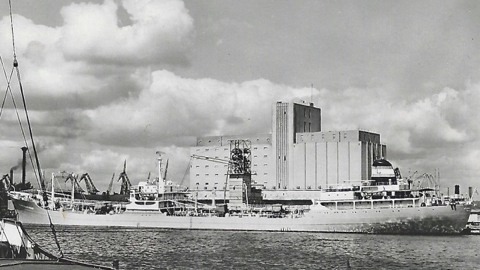 © Adenanthos / shipspotting.com