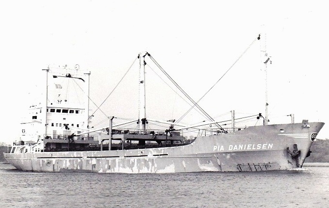 © Peter W. Robinson / 7seasvessels.con