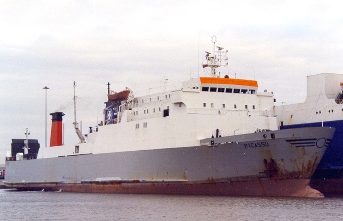 © simonwp / shipspotting.com