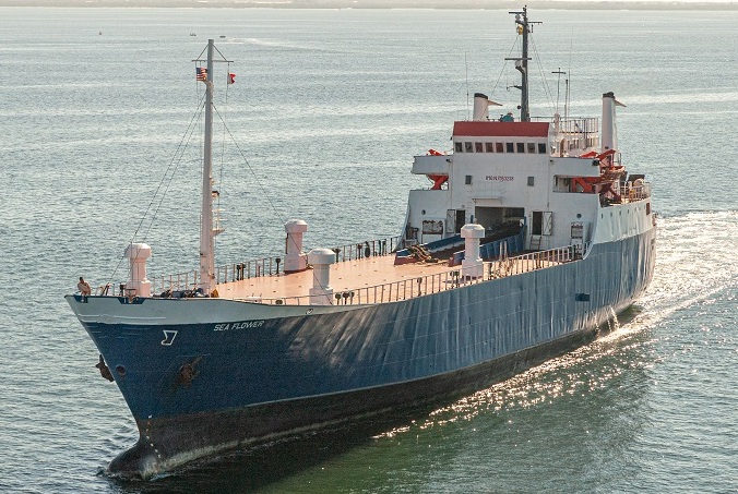 © Terry Jednaszewski / shipspotting.com