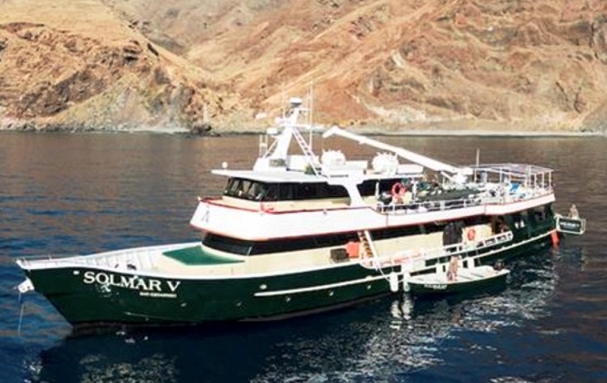 © liveaboard.com