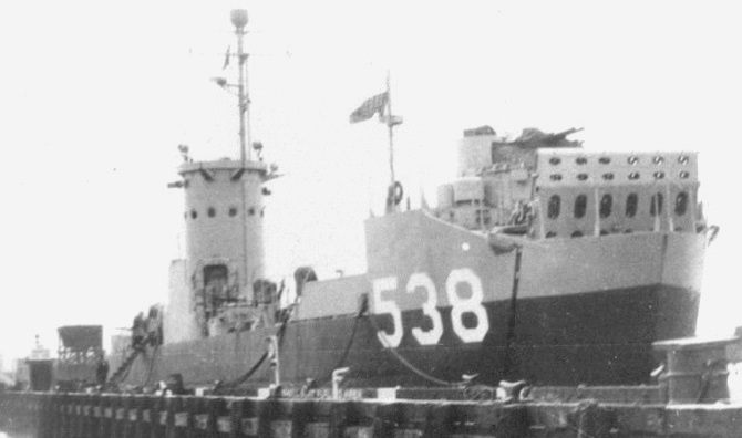 © Raymond A. Biswanger Jr. / navsource.org