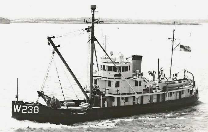 © John Young / navalcovermuseum.