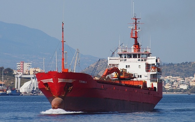 © Dennis Mortimer / shipspotting.com