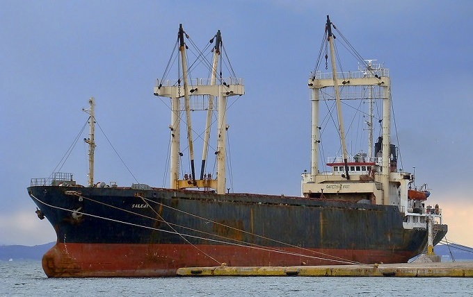 © Dennis Mortimer / shipspotting.com